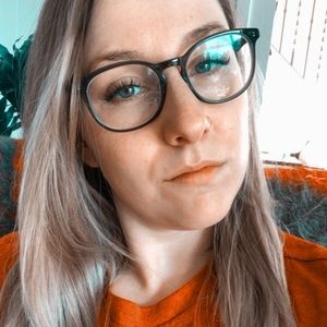 Meet your Posher, Tanis